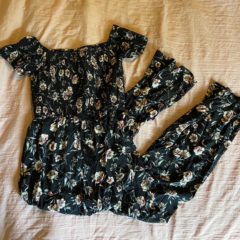 💫3/$15 Floral Jumpsuit